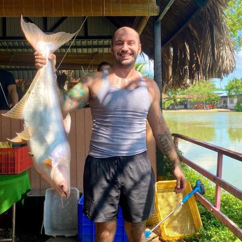 Vì Sao Có Những Người Quay Lại Nhiều Hơn Một Lần?