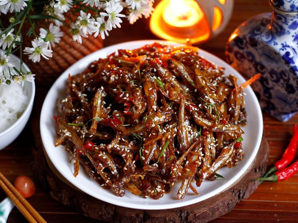 3. Cá cơm rim mắm đường Quảng Ninh