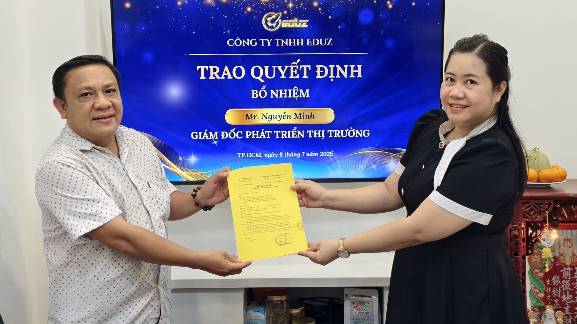 Trao Quyết Định Bổ Nhiệm Giám Đốc Phát Triển Thị Trường